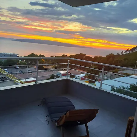 Lucy Apartman Makarska